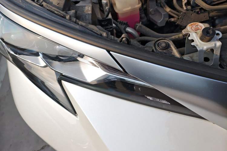 Used Toyota SIENNA 2021 2.5L Hybrid Premium Edition Right Front Headlight
