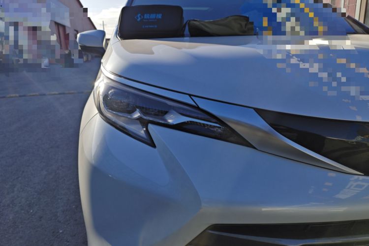 Used Toyota SIENNA 2021 2.5L Hybrid Ultimate Edition Right Front Headlight
