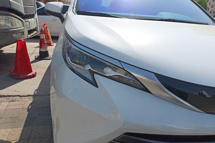 Used Toyota SIENNA 2021 2.5L Hybrid Premium Edition Right Front Headlight