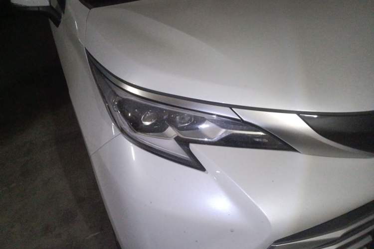 Used Toyota SIENNA 2021 2.5L Hybrid Platinum Edition Right Front Headlight