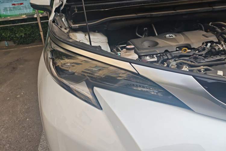 Used Toyota SIENNA 2021 2.5L Hybrid Ultimate Edition Right Front Headlight