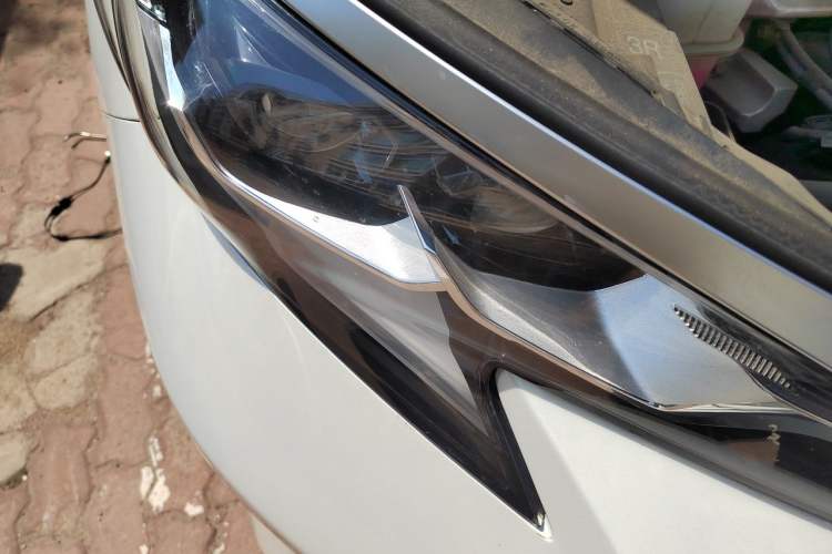 Used Toyota SIENNA 2021 2.5L Hybrid Platinum Edition Right Front Headlight
