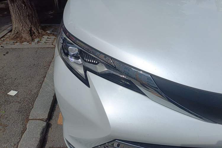 Used Toyota SIENNA 2021 2.5L Hybrid Comfort Edition Right Front Headlight