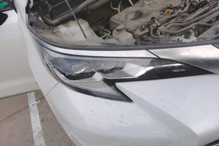 Used Toyota SIENNA 2021 2.5L Hybrid Platinum Edition Right Front Headlight