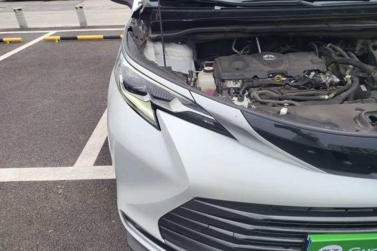 Used Toyota SIENNA 2021 2.5L Hybrid Ultimate Edition Right Front Headlight