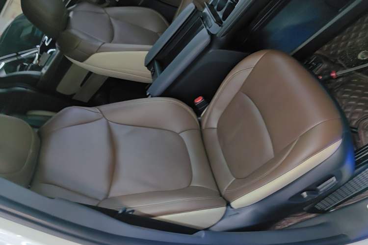 Used Toyota SIENNA 2021 2.5L Hybrid Premium Edition Right Front Seat