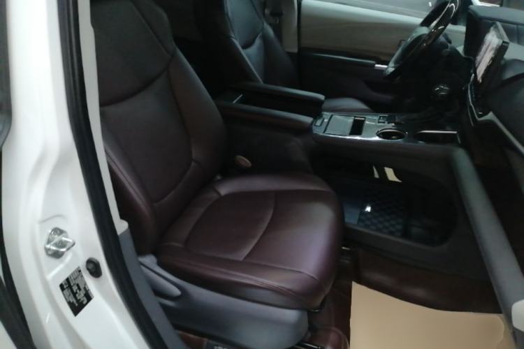 Used Toyota SIENNA 2021 2.5L Hybrid Comfort Edition Right Front Seat