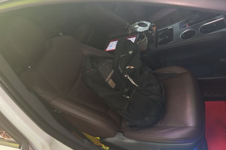 Used Toyota SIENNA 2021 2.5L Hybrid Platinum Edition Right Front Seat