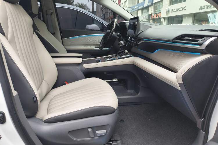 Used Toyota SIENNA 2021 2.5L Hybrid Comfort Edition Right Front Seat