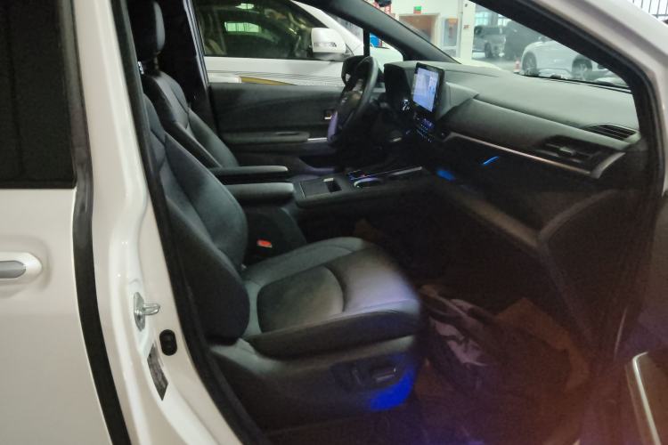Used Toyota SIENNA 2021 2.5L Hybrid Premium Edition Right Front Seat