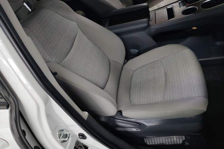 Used Toyota SIENNA 2021 2.5L Hybrid Comfort Edition Right Front Seat