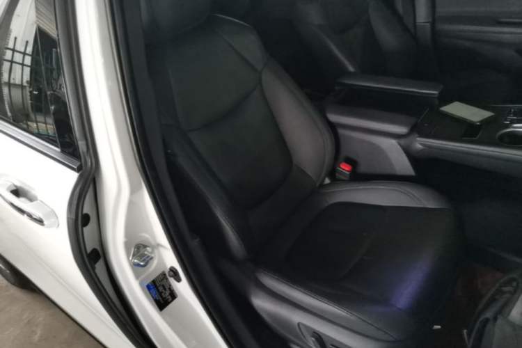 Used Toyota SIENNA 2021 2.5L Hybrid Premium Edition Right Front Seat