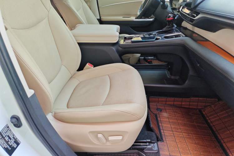 Used Toyota SIENNA 2021 2.5L Hybrid Premium Edition Right Front Seat