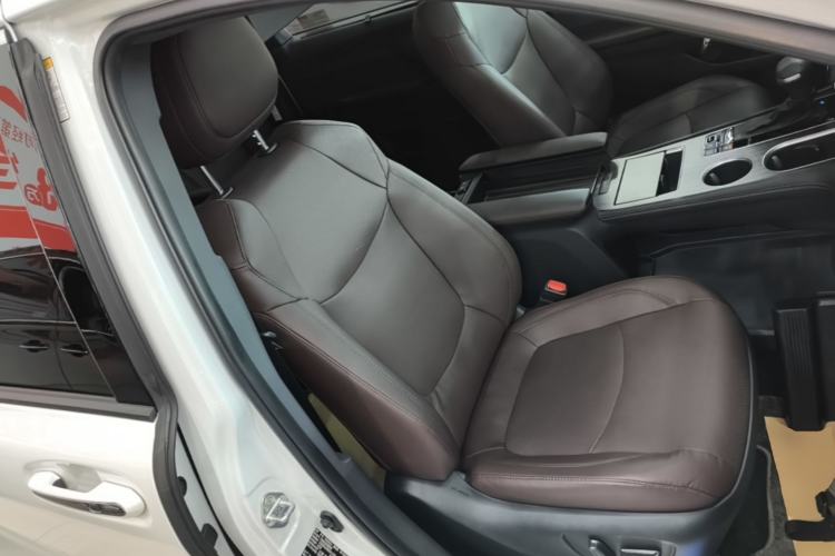 Used Toyota SIENNA 2021 2.5L Hybrid Platinum Edition Right Front Seat
