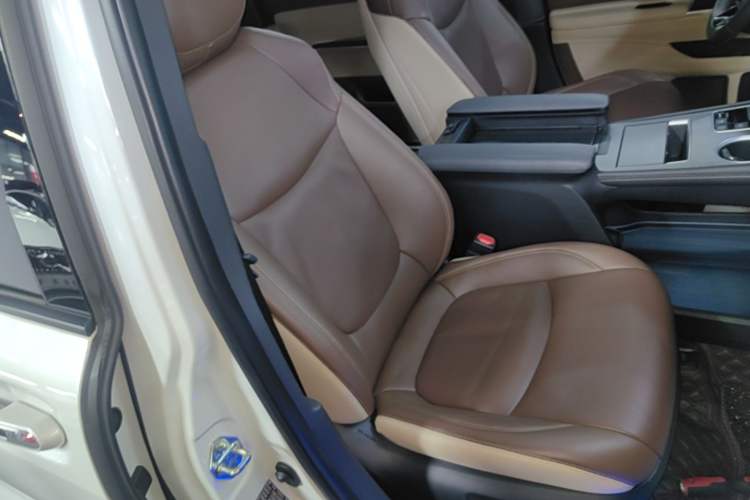 Used Toyota SIENNA 2021 2.5L Hybrid Premium Edition Right Front Seat