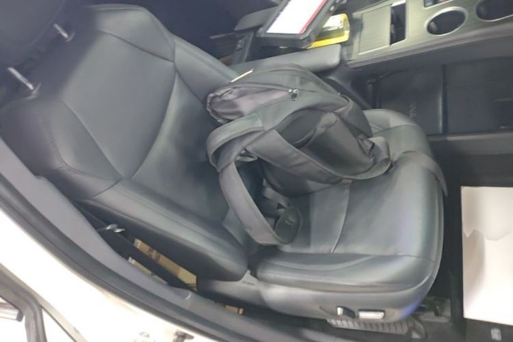 Used Toyota SIENNA 2021 2.5L Hybrid Ultimate Edition Right Front Seat