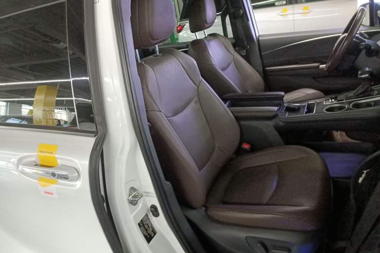 Used Toyota SIENNA 2021 2.5L Hybrid Platinum Edition Right Front Seat