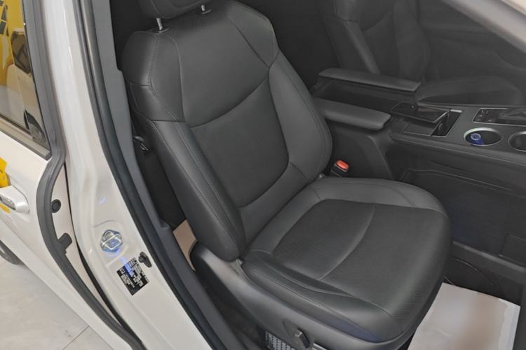 Used Toyota SIENNA 2021 2.5L Hybrid Premium Edition Right Front Seat