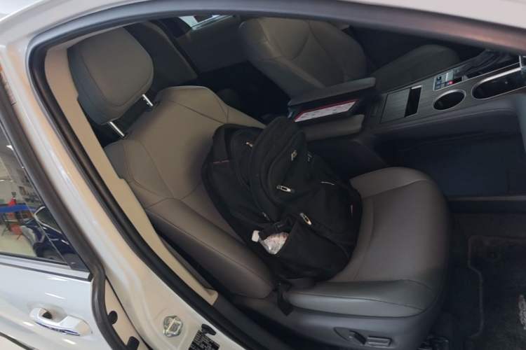 Used Toyota SIENNA 2021 2.5L Hybrid Luxury Edition Right Front Seat