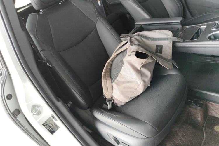Used Toyota SIENNA 2021 2.5L Hybrid Premium Edition Right Front Seat