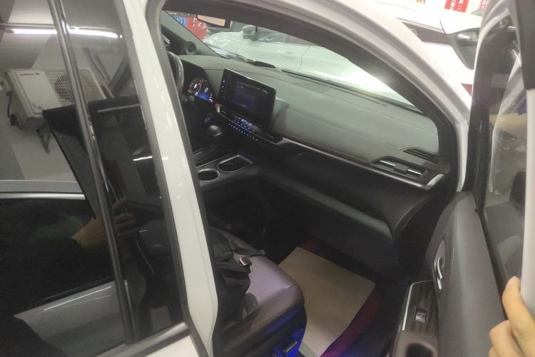 Used Toyota SIENNA 2021 2.5L Hybrid Platinum Edition Right Front Seat