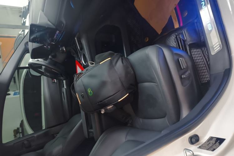 Used Toyota SIENNA 2021 2.5L Hybrid Platinum Edition Right Front Seat