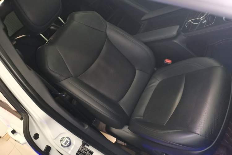 Used Toyota SIENNA 2021 2.5L Hybrid Premium Edition Right Front Seat