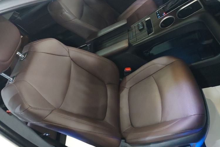 Used Toyota SIENNA 2021 2.5L Hybrid Platinum Edition Right Front Seat