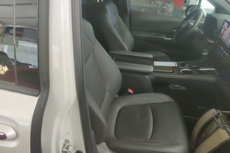 Used Toyota SIENNA 2021 2.5L Hybrid Premium Edition Right Front Seat
