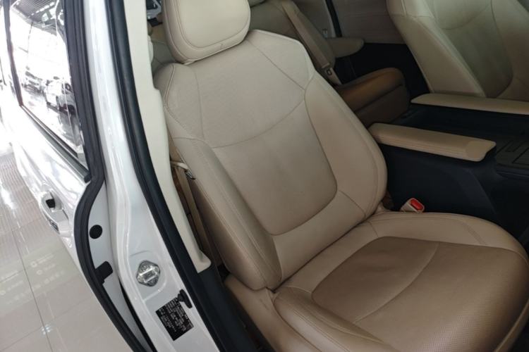 Used Toyota SIENNA 2021 2.5L Hybrid Ultimate Edition Right Front Seat