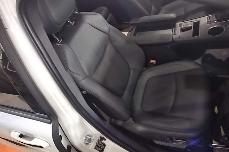 Used Toyota SIENNA 2021 2.5L Hybrid Ultimate Edition Right Front Seat