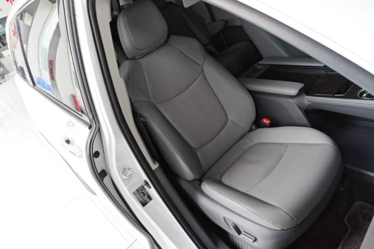 Used Toyota SIENNA 2021 2.5L Hybrid Luxury Edition Right Front Seat