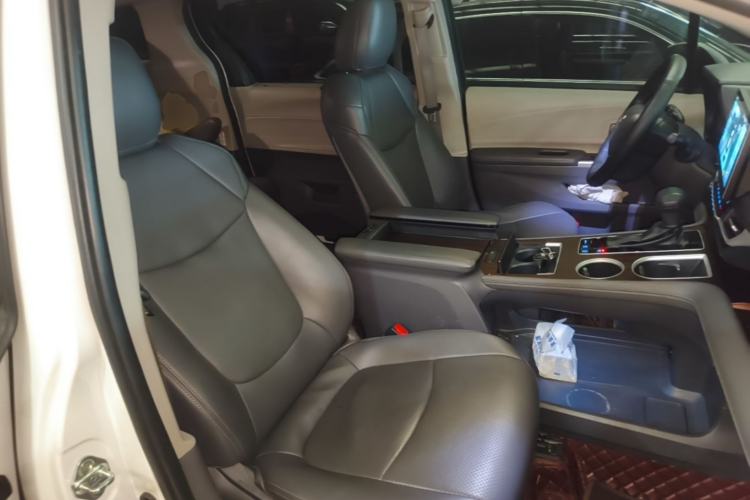 Used Toyota SIENNA 2021 2.5L Hybrid Comfort Edition Right Front Seat