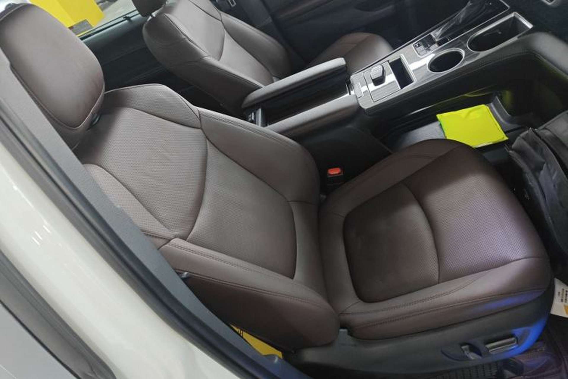 Used Toyota SIENNA 2021 2.5L Hybrid Platinum Edition Right Front Seat