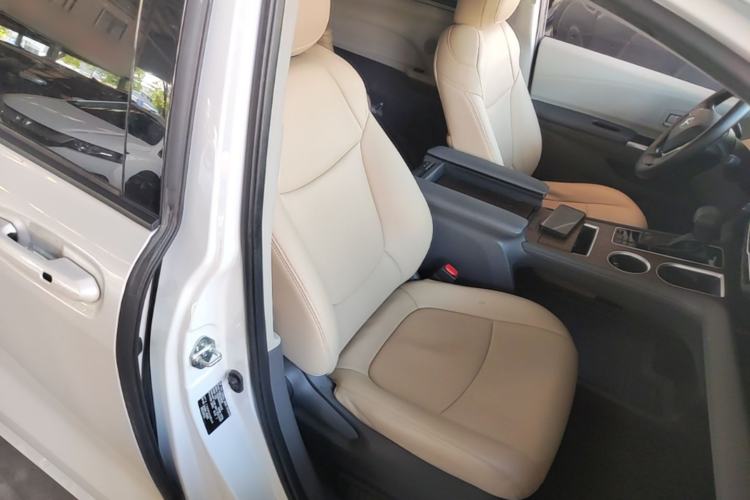 Used Toyota SIENNA 2021 2.5L Hybrid Comfort Edition Right Front Seat