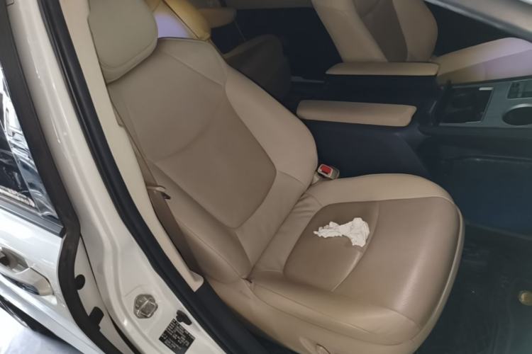 Used Toyota SIENNA 2021 2.5L Hybrid Luxury Edition Right Front Seat