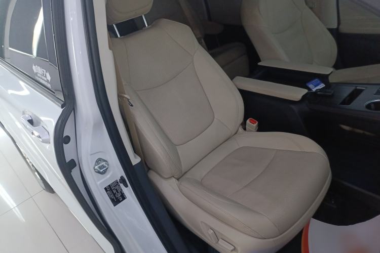 Used Toyota SIENNA 2021 2.5L Hybrid Premium Edition Right Front Seat