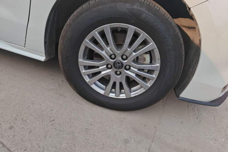 Used Toyota SIENNA 2021 2.5L Hybrid Luxury Welfare Edition Right Front Wheel Hub
