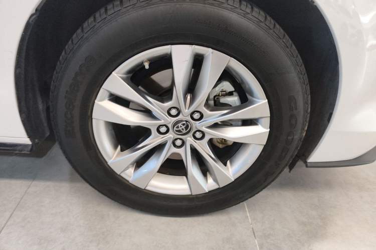Used Toyota SIENNA 2021 2.5L Hybrid Ultimate Edition Right Front Wheel Hub
