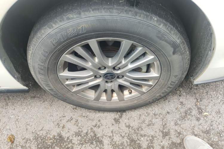 Used Toyota SIENNA 2021 2.5L Hybrid Luxury Edition Right Front Wheel Hub