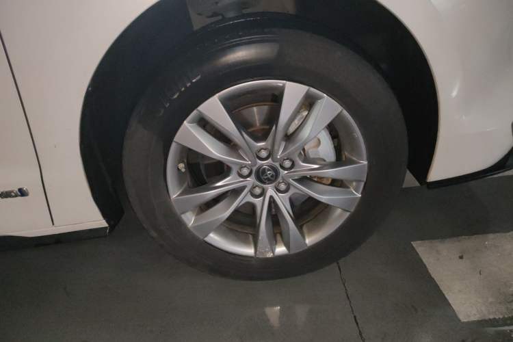Used Toyota SIENNA 2021 2.5L Hybrid Ultimate Edition Right Front Wheel Hub