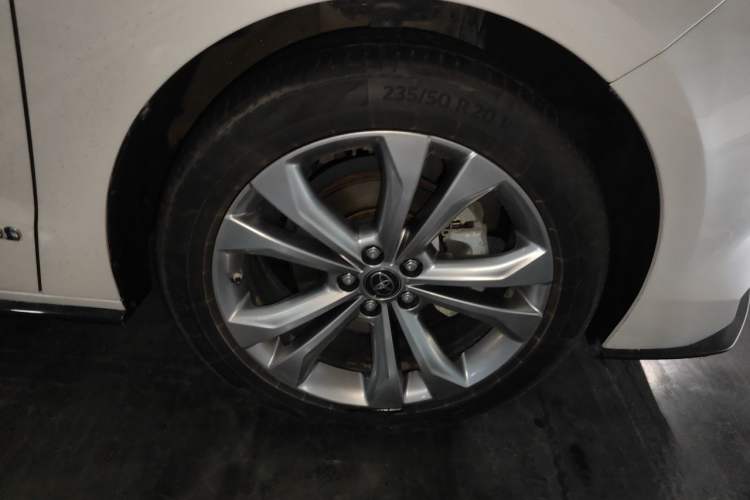 Used Toyota SIENNA 2021 2.5L Hybrid Premium Edition Right Front Wheel Hub