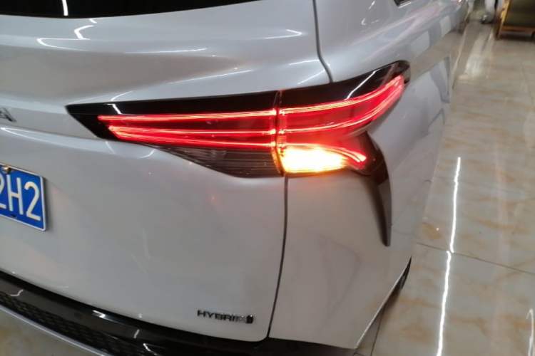 Used Toyota SIENNA 2021 2.5L Hybrid Comfort Edition Right Rear Taillight