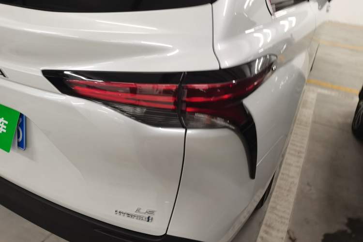 Used Toyota SIENNA 2021 2.5L Hybrid Comfort Edition Right Rear Taillight