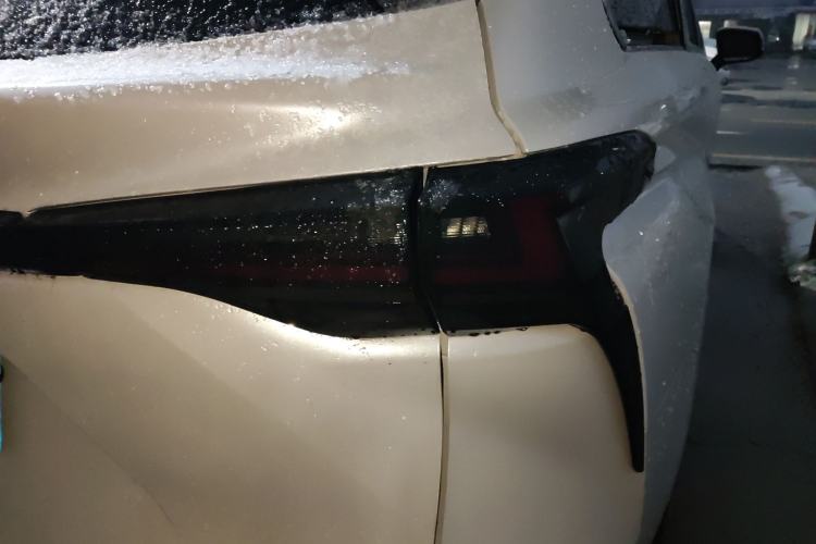 Used Toyota SIENNA 2021 2.5L Hybrid Luxury Edition Right Rear Taillight