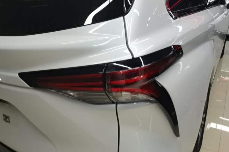 Used Toyota SIENNA 2021 2.5L Hybrid Ultimate Edition Right Rear Taillight
