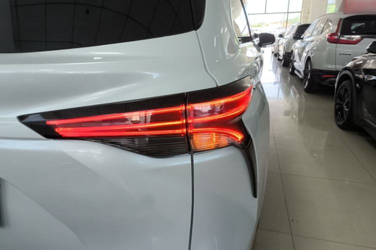 Used Toyota SIENNA 2021 2.5L Hybrid Ultimate Edition Right Rear Taillight