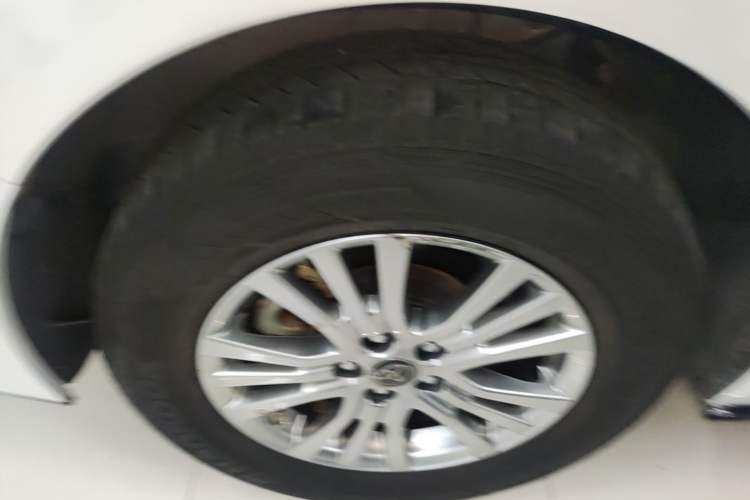 Used Toyota SIENNA 2021 2.5L Hybrid Luxury Edition Right Rear Wheel Hub