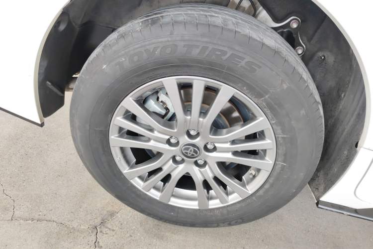 Used Toyota SIENNA 2021 2.5L Hybrid Premium Edition Right Rear Wheel Hub