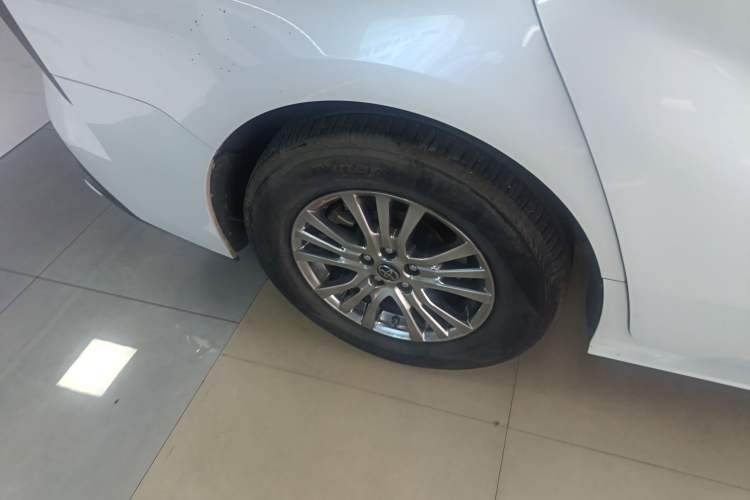 Used Toyota SIENNA 2021 2.5L Hybrid Comfort Edition Right Rear Wheel Hub